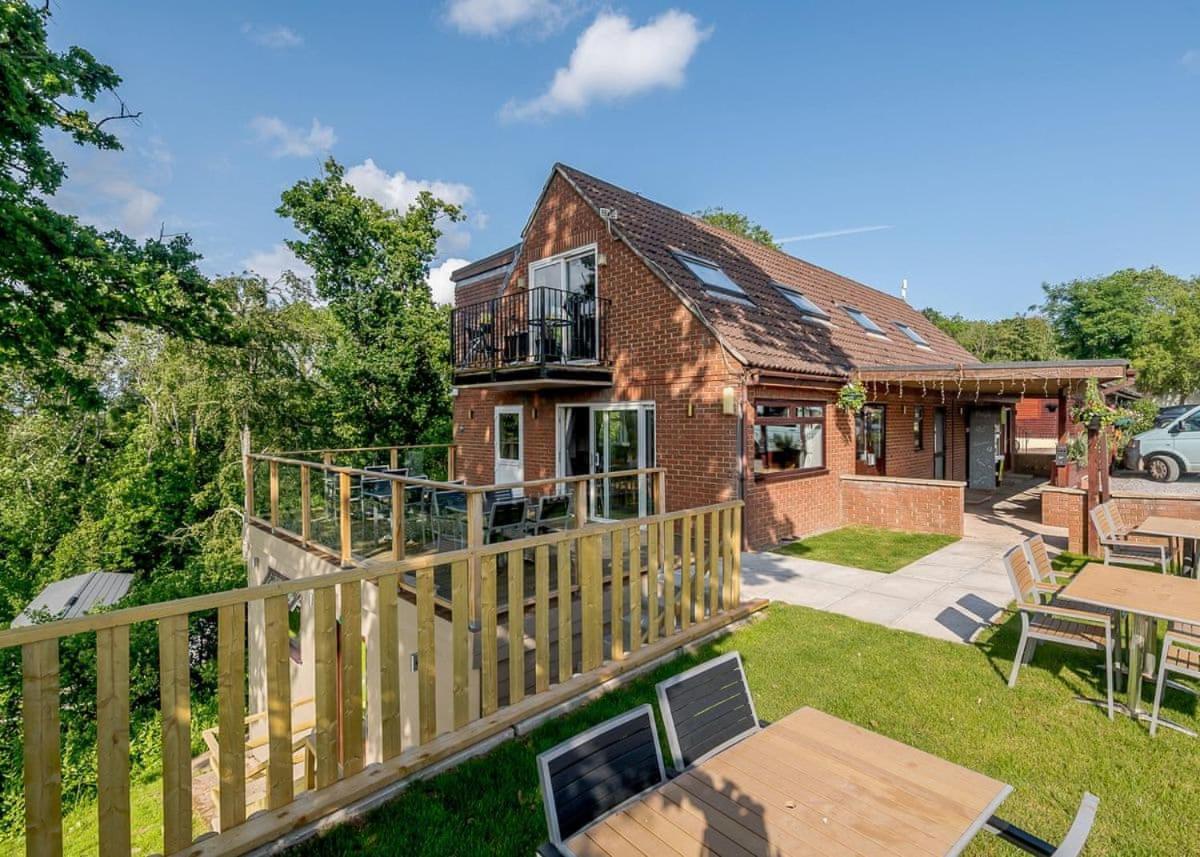 Castle Brake Holiday Park Woodbury Exterior foto